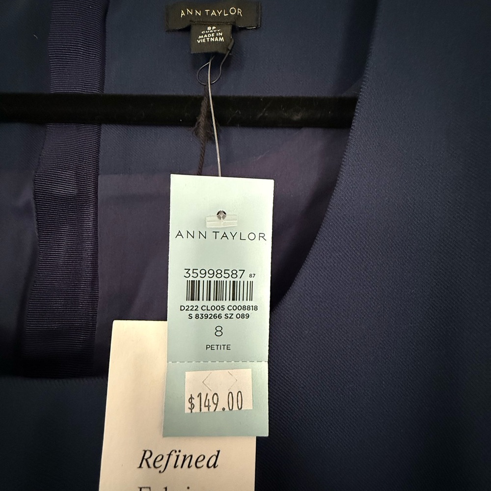 NWT Ann Taylor Scoop Neck Sheath Dress in Curvy Fit - Picture 7 of 8